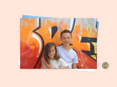 Faites briller vos plus belles photos avec notre tirage photo brillant au format 20x30. Son format généreux permet de mettre en valeur les détails les plus fins et d'apprécier pleinement chaque instant capturé.